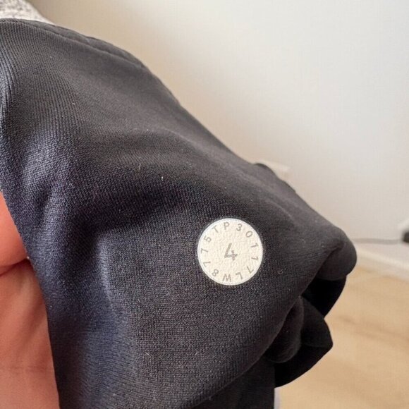 Lululemon Lost In Pace Skirt Sea Spray Alpine White Dark Chrome / Black Size 4 - Picture 8 of 8